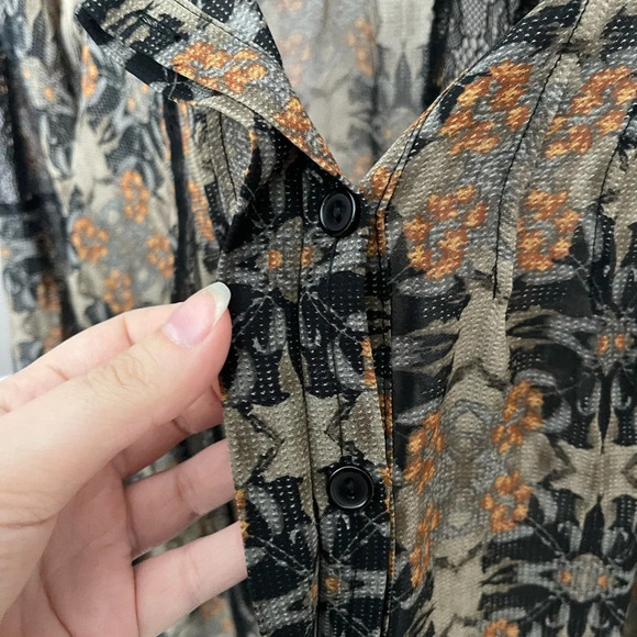 ASTR | Sheer Lace Button-down Blouse - Picture 7 of 9